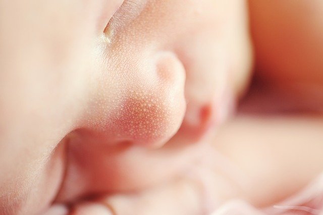 Fisioterapia para cólico del lactante y reflujo en bebés
